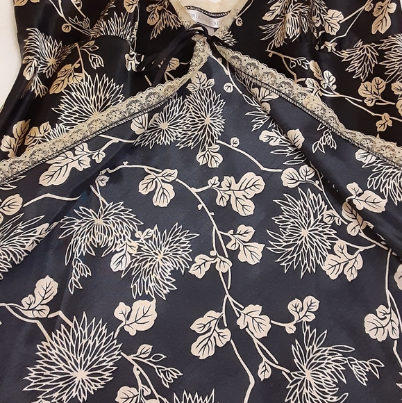 VS tie front nightie - Picture 5 of 11